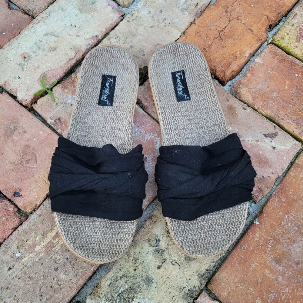 FACE PLANT by Feet First Black twist fabric lightweight slides sz 9
